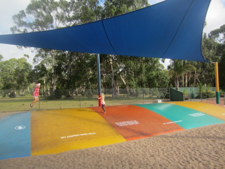 Med hoppekudde, mer än så krävdes inte för 7ss att få en lugn stund :)