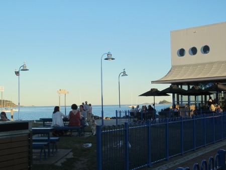 Mysig strndpromenad i Batemans bay