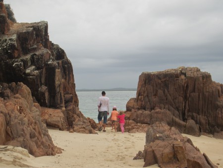 Kvällspromenad på stranden där vi bor