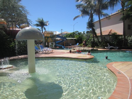 Poolhäng på resorten