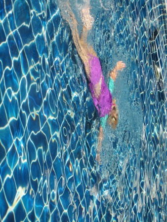 Bella dyker (drunknar)