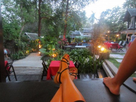 Slår mage efter middag på resorten